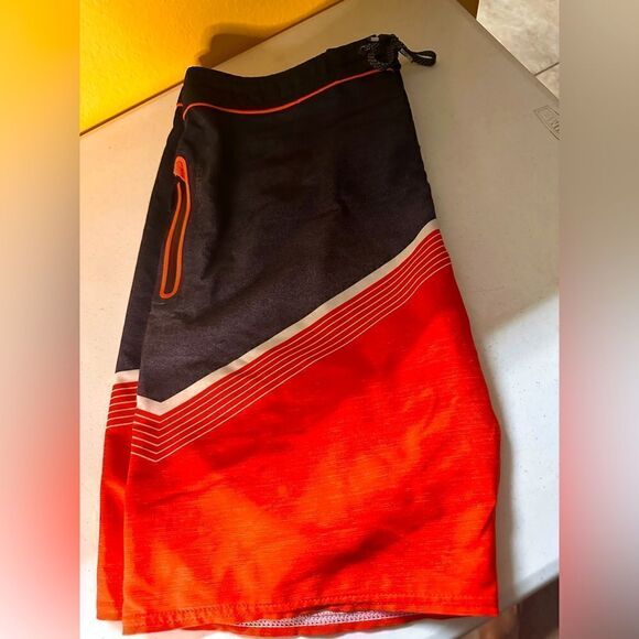 O will hyperlink men’s swimsuit - Picture 1 of 7